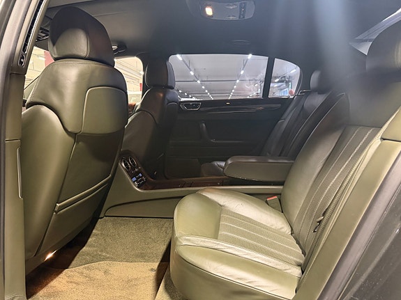 Bentley Continental Flying Spur 10 of 18