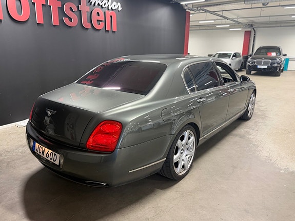 Bentley Continental Flying Spur 3 of 18