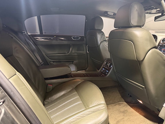 Bentley Continental Flying Spur 8 of 18