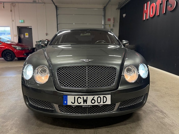 Bentley Continental Flying Spur 7 of 18