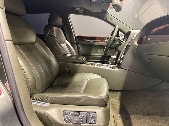 Bentley Continental Flying Spur 9 of 18