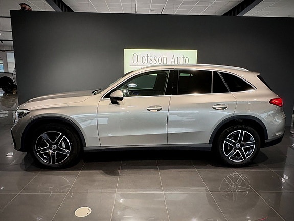 Mercedes-Benz GLC220 d 2 of 17