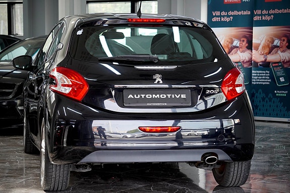 Peugeot 208 7 of 14