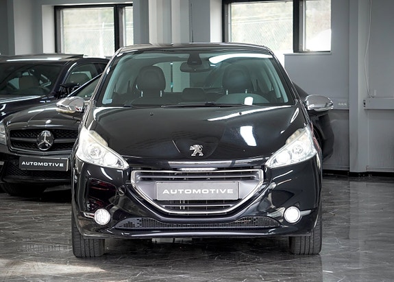 Peugeot 208 2 of 14