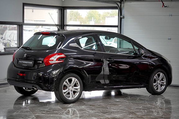 Peugeot 208 5 of 14