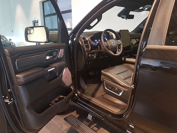 RAM 1500 6 of 17