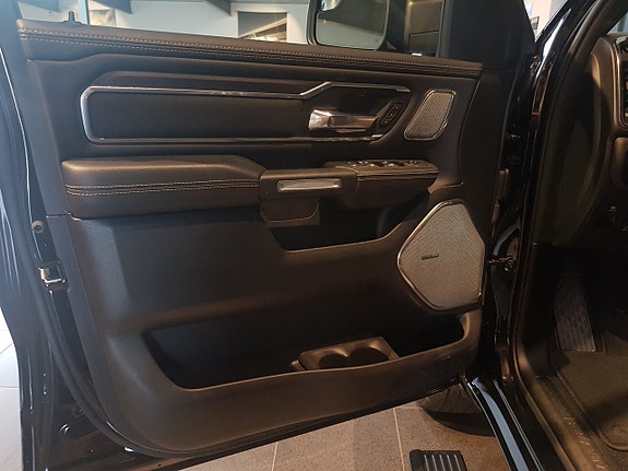 RAM 1500 7 of 17