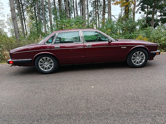 Jaguar Daimler 6 of 18