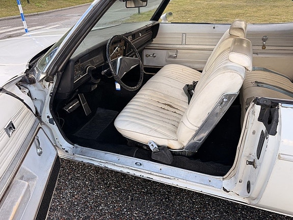 Oldsmobile Delta 12 of 14