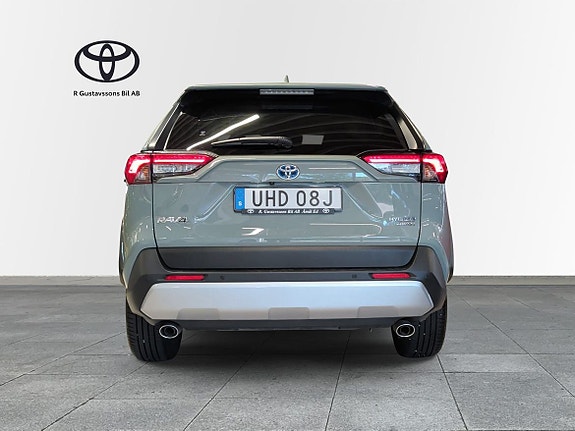 Toyota RAV4 5 of 11