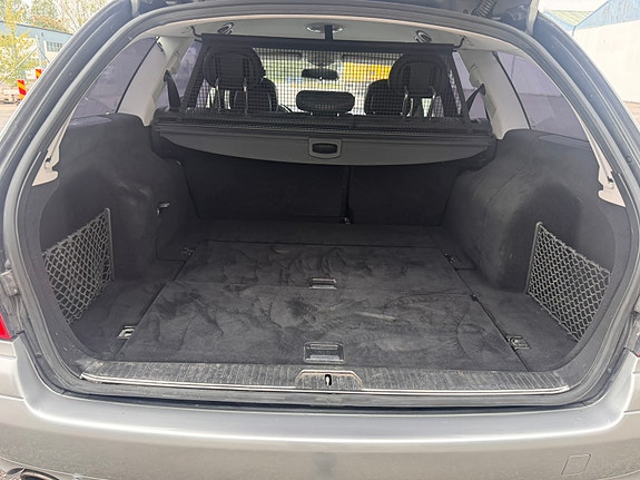 Mercedes-Benz E280 7 of 11
