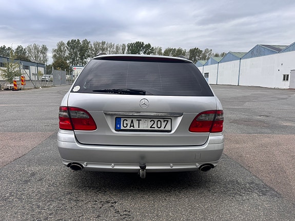 Mercedes-Benz E280 4 of 11