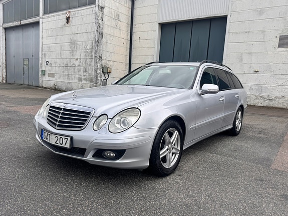 Mercedes-Benz E280 3 of 11
