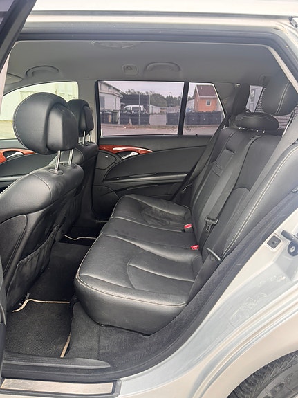Mercedes-Benz E280 8 of 11
