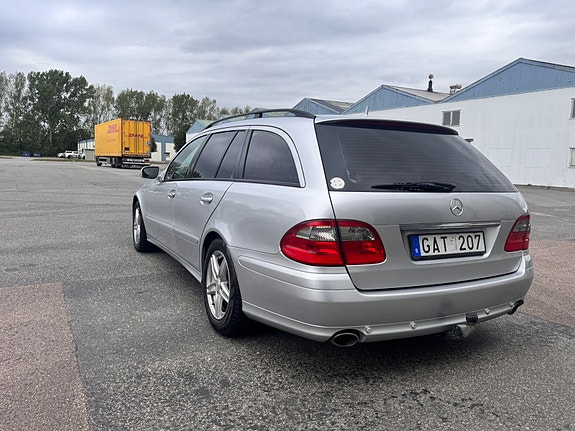 Mercedes-Benz E280 5 of 11