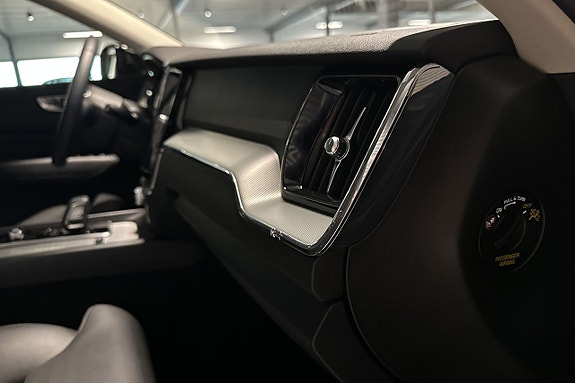 Volvo XC60 18 of 26