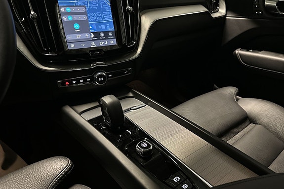 Volvo XC60 11 of 26