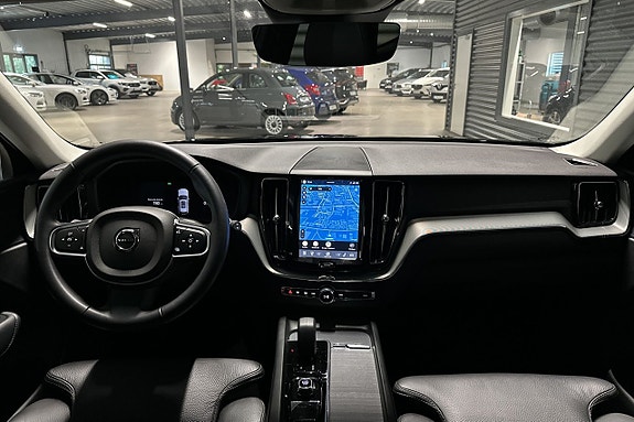 Volvo XC60 8 of 26