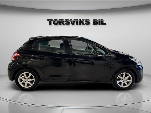Peugeot 208 7 of 23