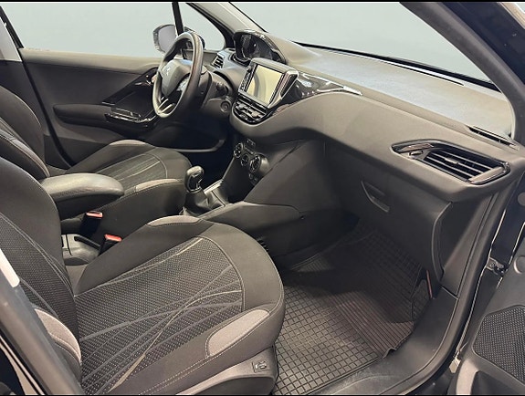 Peugeot 208 14 of 23