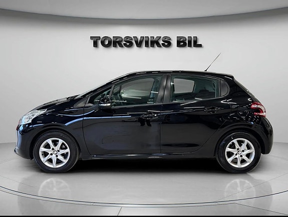 Peugeot 208 3 of 23