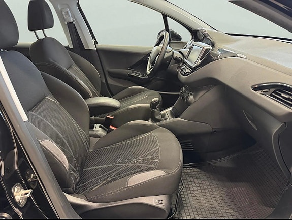 Peugeot 208 15 of 23
