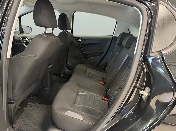 Peugeot 208 16 of 23