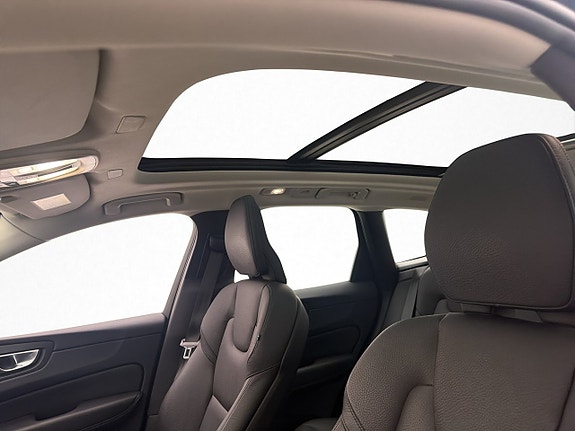 Volvo XC60 14 of 30