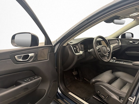 Volvo XC60 12 of 30