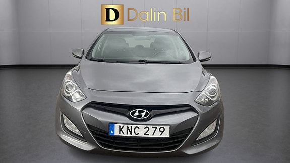 Hyundai i30 8 of 16