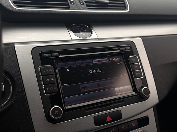 Volkswagen Passat Alltrack 21 of 30