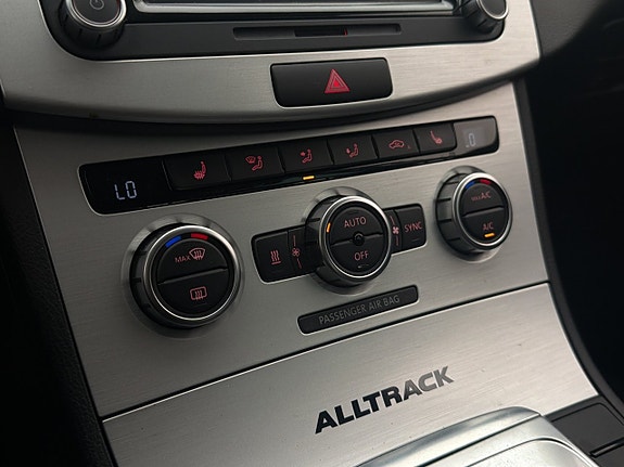 Volkswagen Passat Alltrack 22 of 30