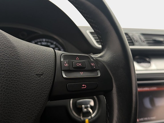 Volkswagen Passat Alltrack 19 of 30