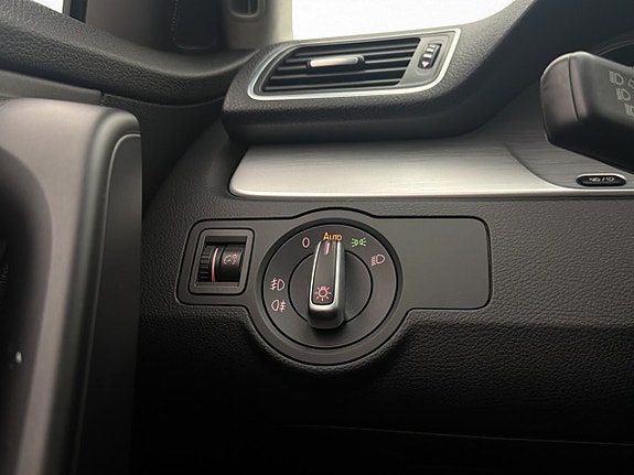 Volkswagen Passat Alltrack 15 of 30