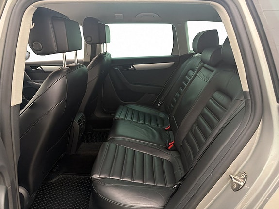 Volkswagen Passat Alltrack 26 of 30