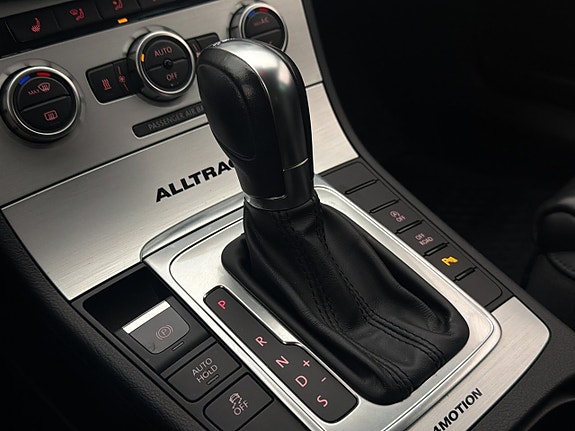 Volkswagen Passat Alltrack 23 of 30