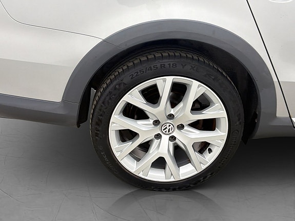 Volkswagen Passat Alltrack 30 of 30