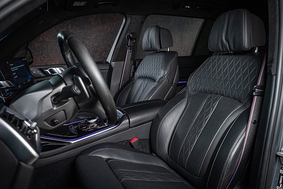BMW X7 15 of 30