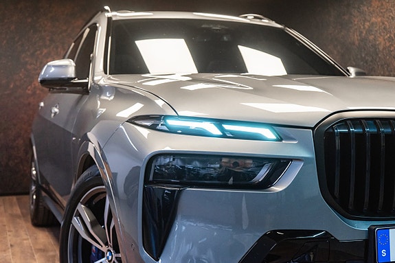 BMW X7 4 of 30