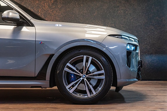 BMW X7 6 of 30