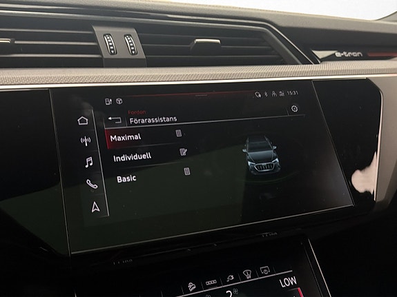 Audi e-tron Sportback 28 of 30