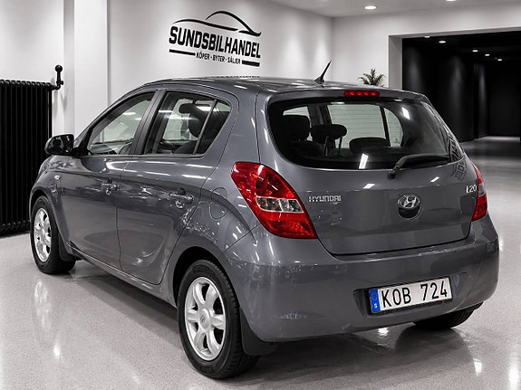 Hyundai i20 3 of 9