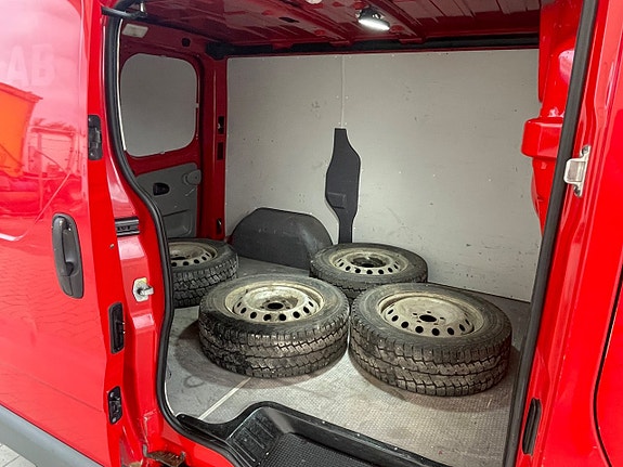 Renault Trafic 7 of 19