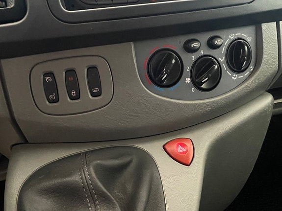 Renault Trafic 17 of 19