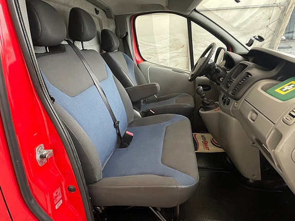Renault Trafic 10 of 19