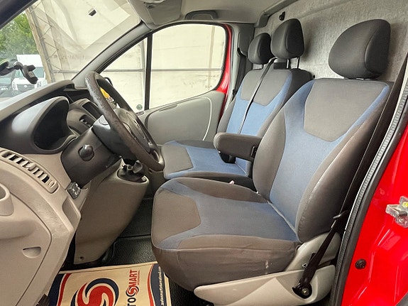 Renault Trafic 8 of 19