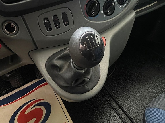 Renault Trafic 18 of 19