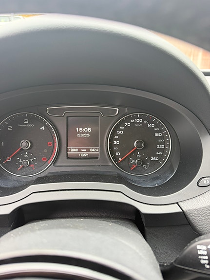 Audi Q3 12 of 16