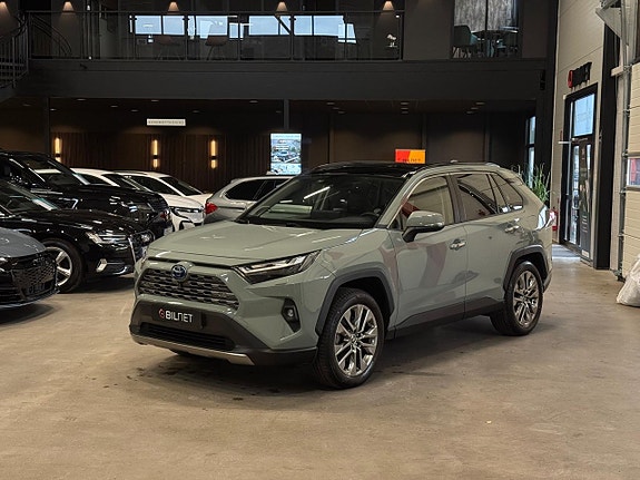 Toyota RAV4 10 of 23