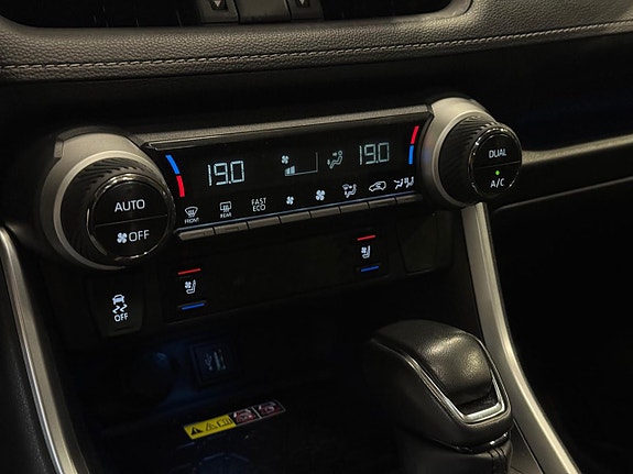Toyota RAV4 19 of 23